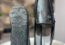 Cow Hide Loafers Men Mocasin Homme Chaussures Mocassin Bensson Kiltie Nurse Loafer Point Shoes Satin New in Black